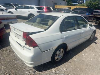 2004 Honda Civic Hybrid w/ULEV (M5) - Exterior Rear Right Corner Image